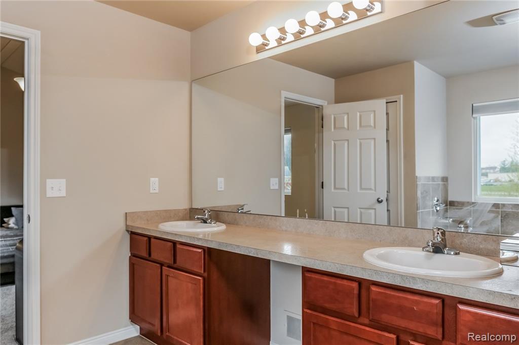 3058 Fantail Court Rochester Hills, MI 48309 - Photo 39 of 43