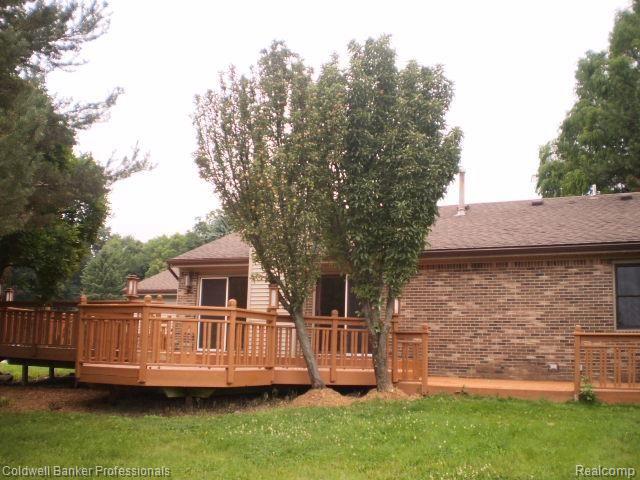 714 Kentucky Drive Rochester, MI 48307 - Photo 16 of 16 P8110559.jpg