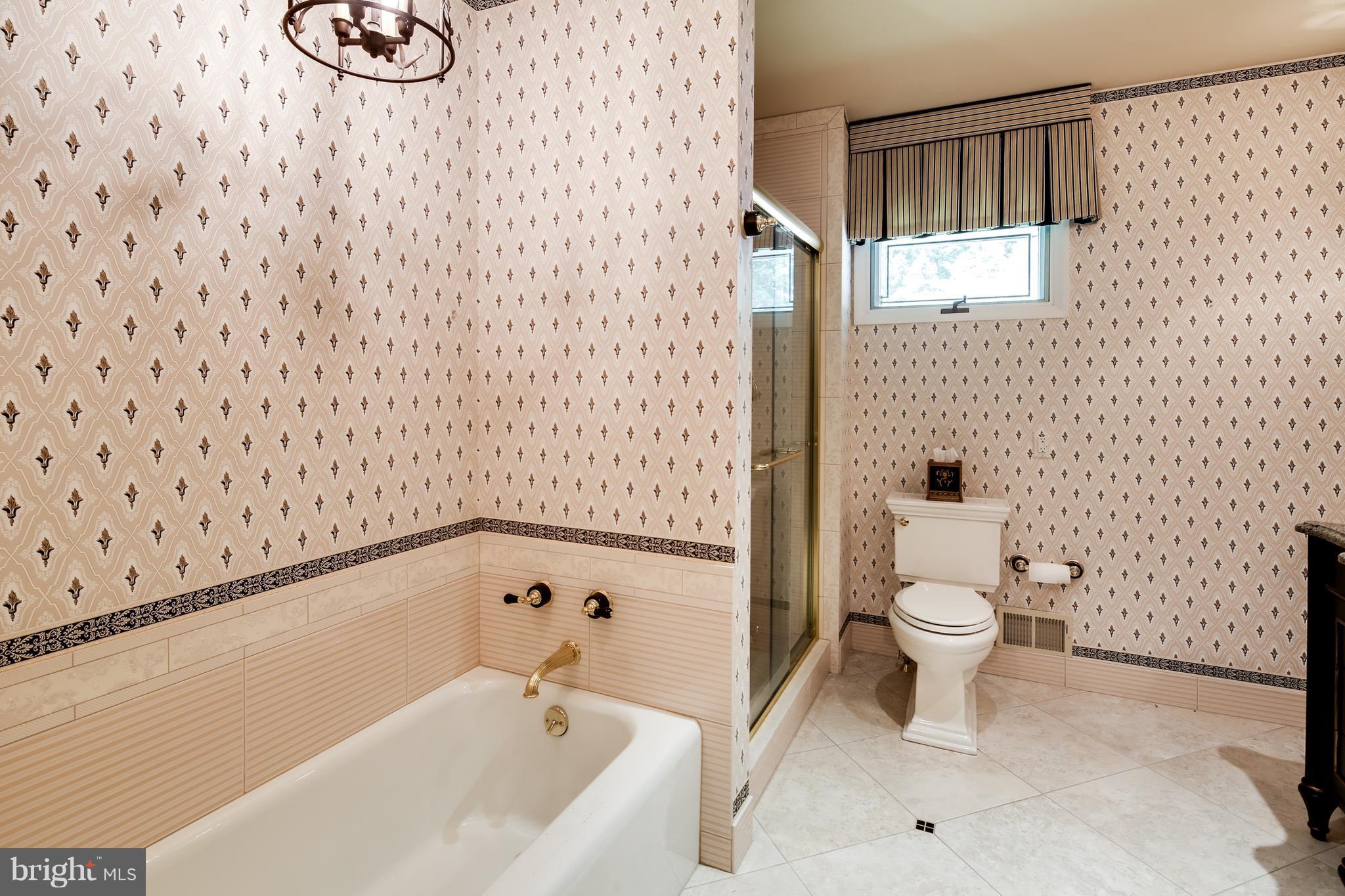 7219 Denberg Road Baltimore, MD 21209 - Photo 19 of 30 Bath