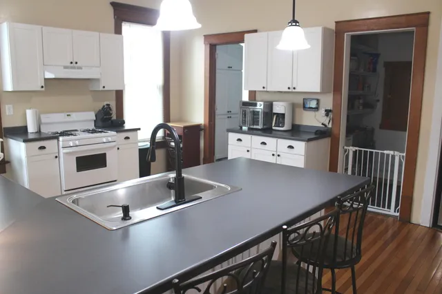 $239,900 | 411 West Main Street, Clinton, IL 61727