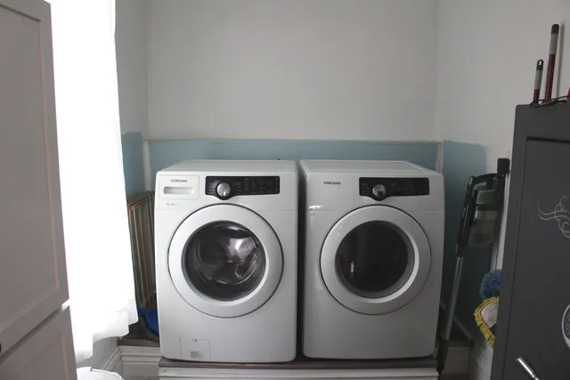 $239,900 | 411 West Main Street, Clinton, IL 61727