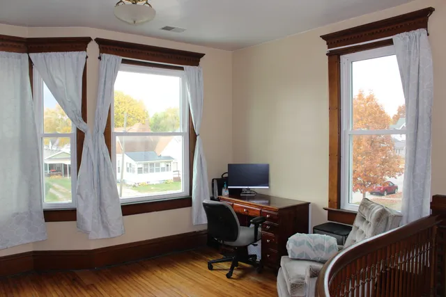 $239,900 | 411 West Main Street, Clinton, IL 61727