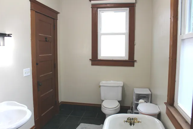 $239,900 | 411 West Main Street, Clinton, IL 61727