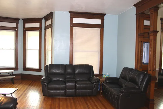 $239,900 | 411 West Main Street, Clinton, IL 61727