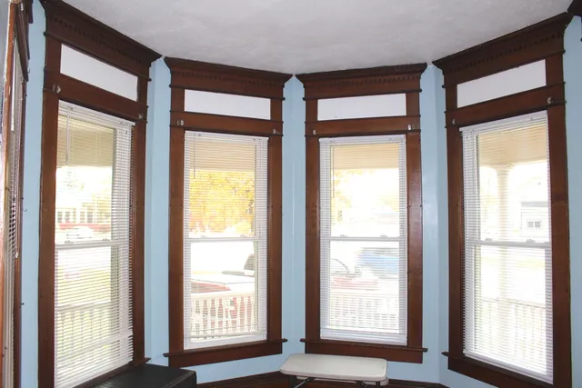 $239,900 | 411 West Main Street, Clinton, IL 61727