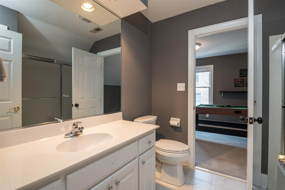 3910 Chippenham Road Durham, NC 27707 - Photo 23 of 30 Attached Bath