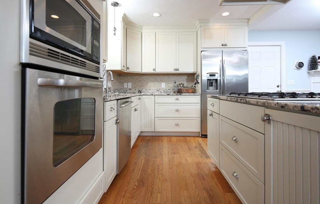 74 Lookout Point Road Plymouth, MA 02360 - Photo 12 of 41 Gallery Image 12