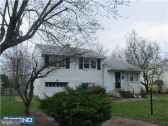 1322 Greenleaf Road Wilmington, DE 19805 - Photo 2 of 7 front view of house with a yard