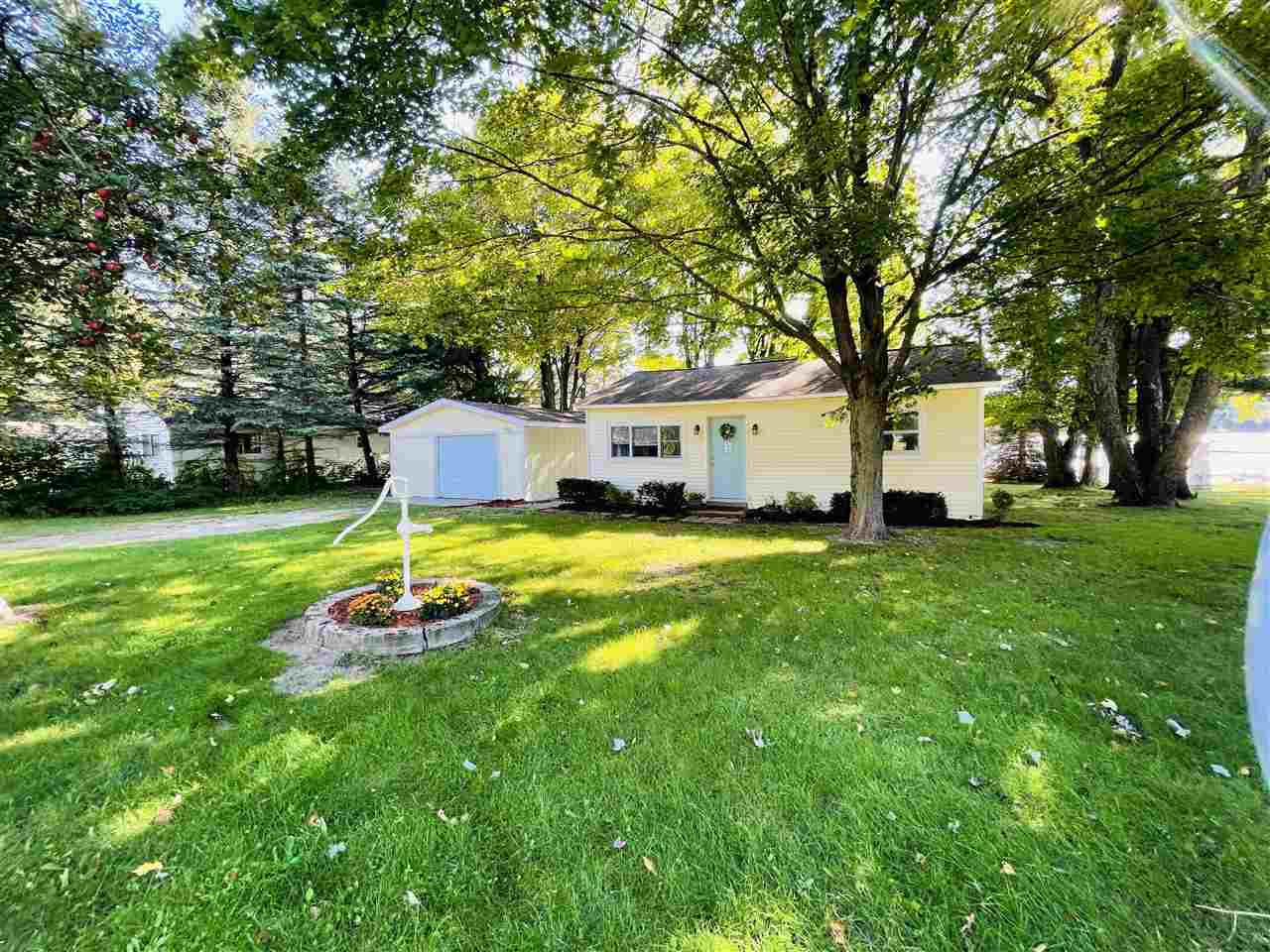 210 Autumn Road Cadillac, MI 49601 - Photo 26 of 54 1893064-25.JPG