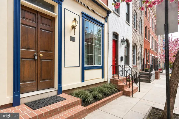 $329,900 | 115 East West Street, Baltimore, MD 21230