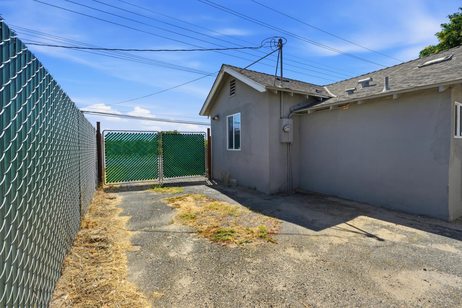 5631 Tully Road Modesto, CA 95356 - Photo 36 of 40