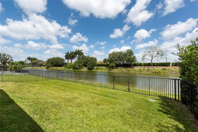 $1,200,000 | 8513 Northwest 41 Street, Cooper City, FL 33024