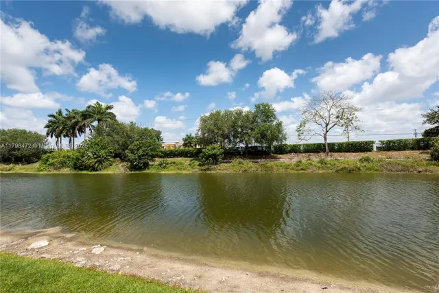 $1,200,000 | 8513 Northwest 41 Street, Cooper City, FL 33024
