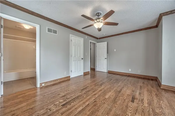 $464,750 | 4704 El Monte Street, Roeland Park, KS 66205