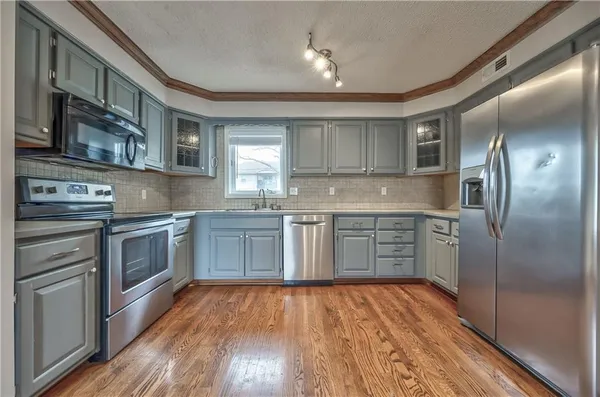 $464,750 | 4704 El Monte Street, Roeland Park, KS 66205