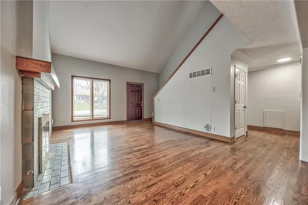 $464,750 | 4704 El Monte Street, Roeland Park, KS 66205
