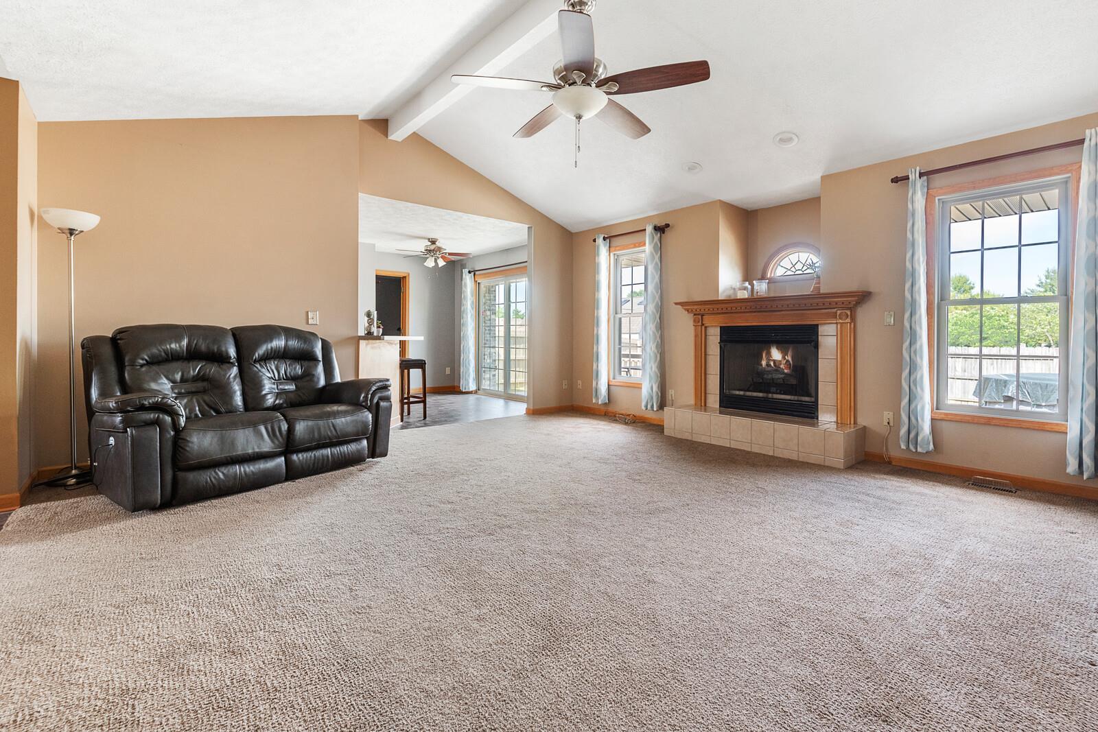 2404 North Benton Road Muncie, IN 47304 - Photo 3 of 22