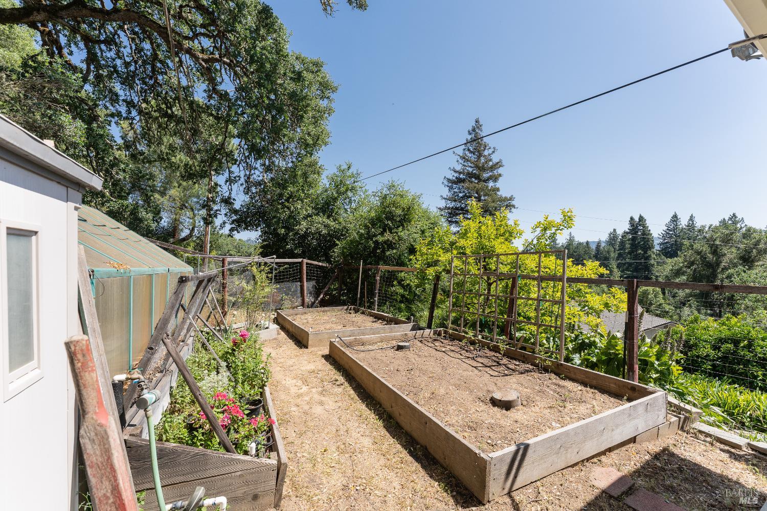 925 Knob Hill Road Ukiah, CA 95482 - Photo 22 of 39