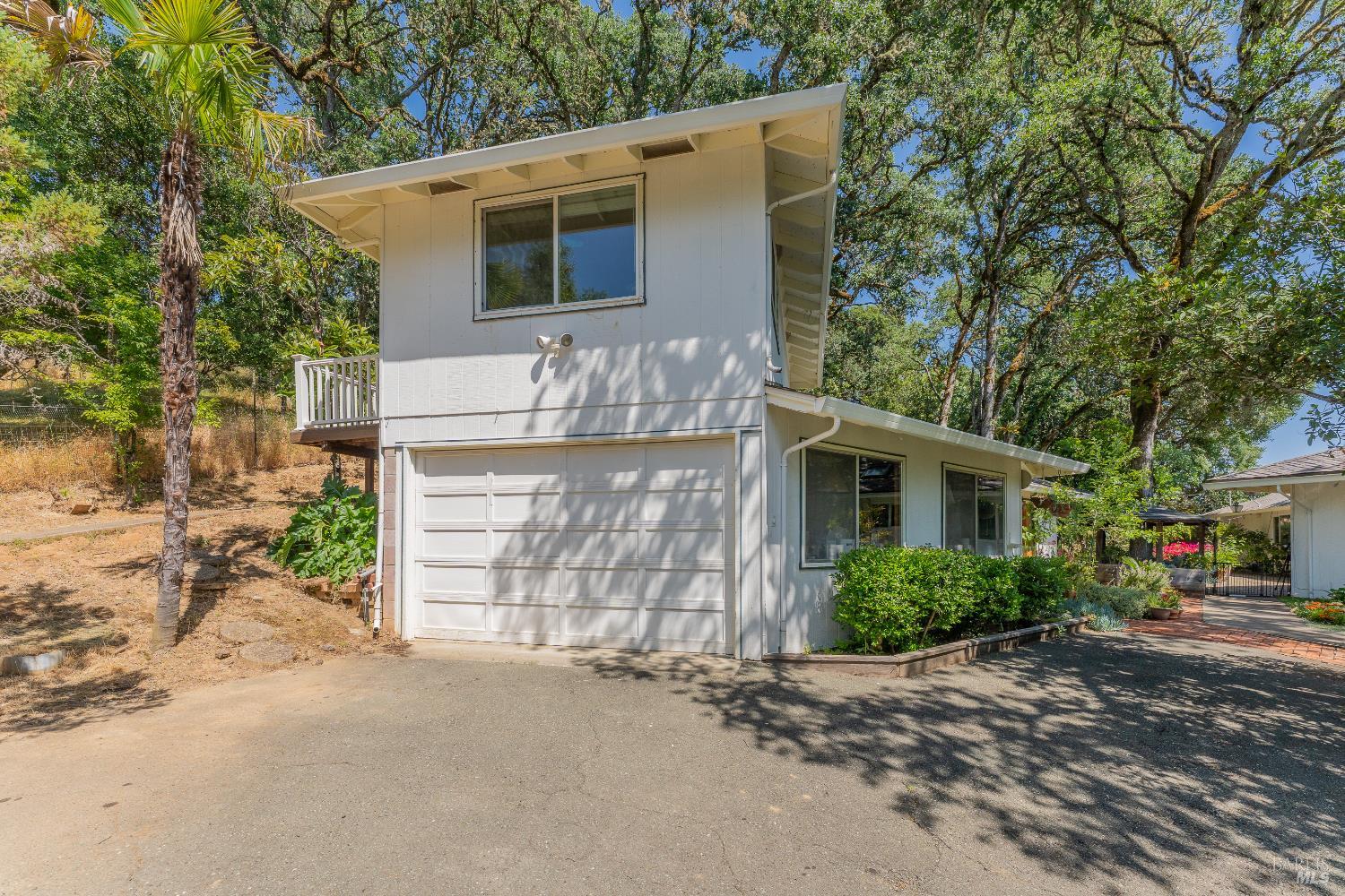 925 Knob Hill Road Ukiah, CA 95482 - Photo 26 of 39