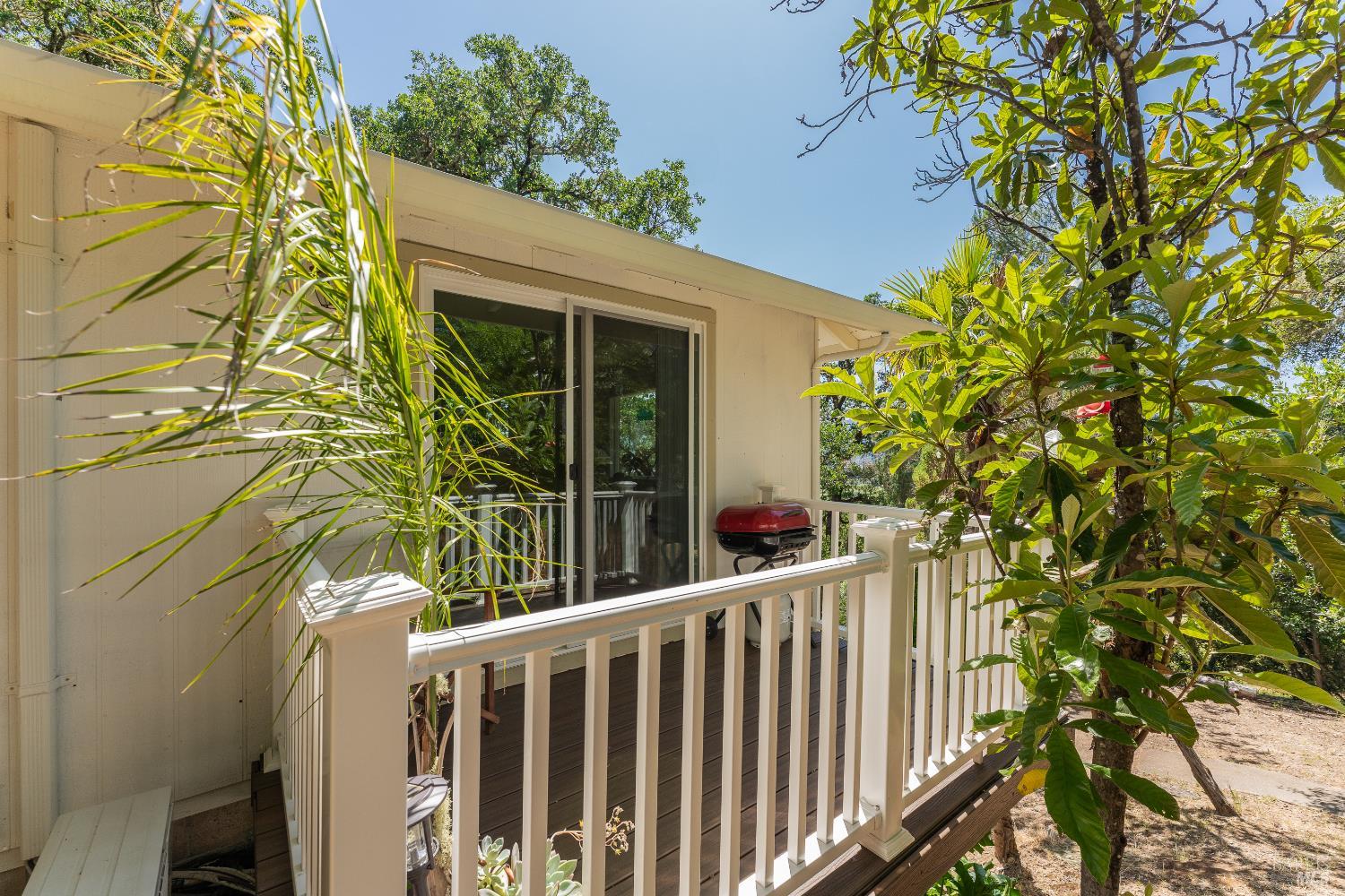 925 Knob Hill Road Ukiah, CA 95482 - Photo 29 of 39