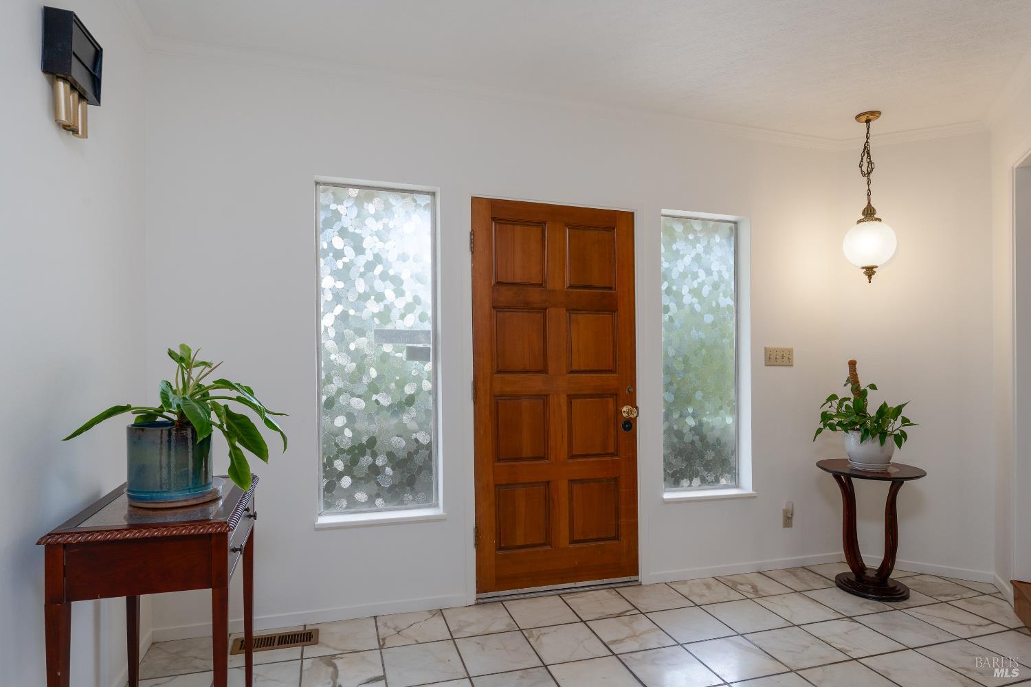 925 Knob Hill Road Ukiah, CA 95482 - Photo 4 of 39