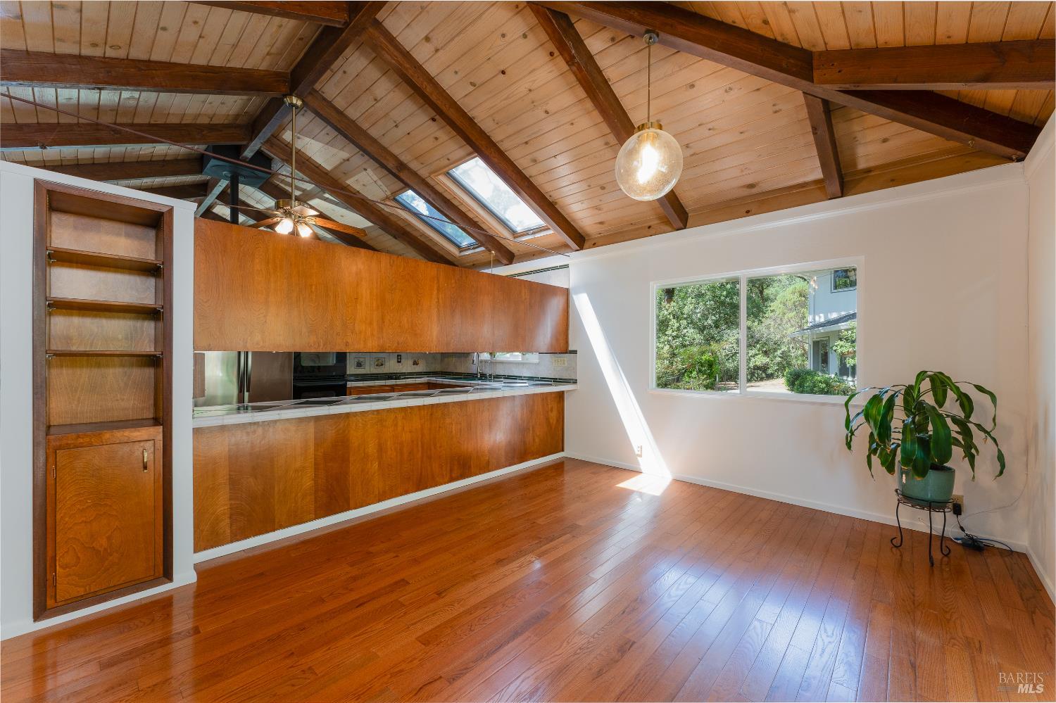 925 Knob Hill Road Ukiah, CA 95482 - Photo 7 of 39