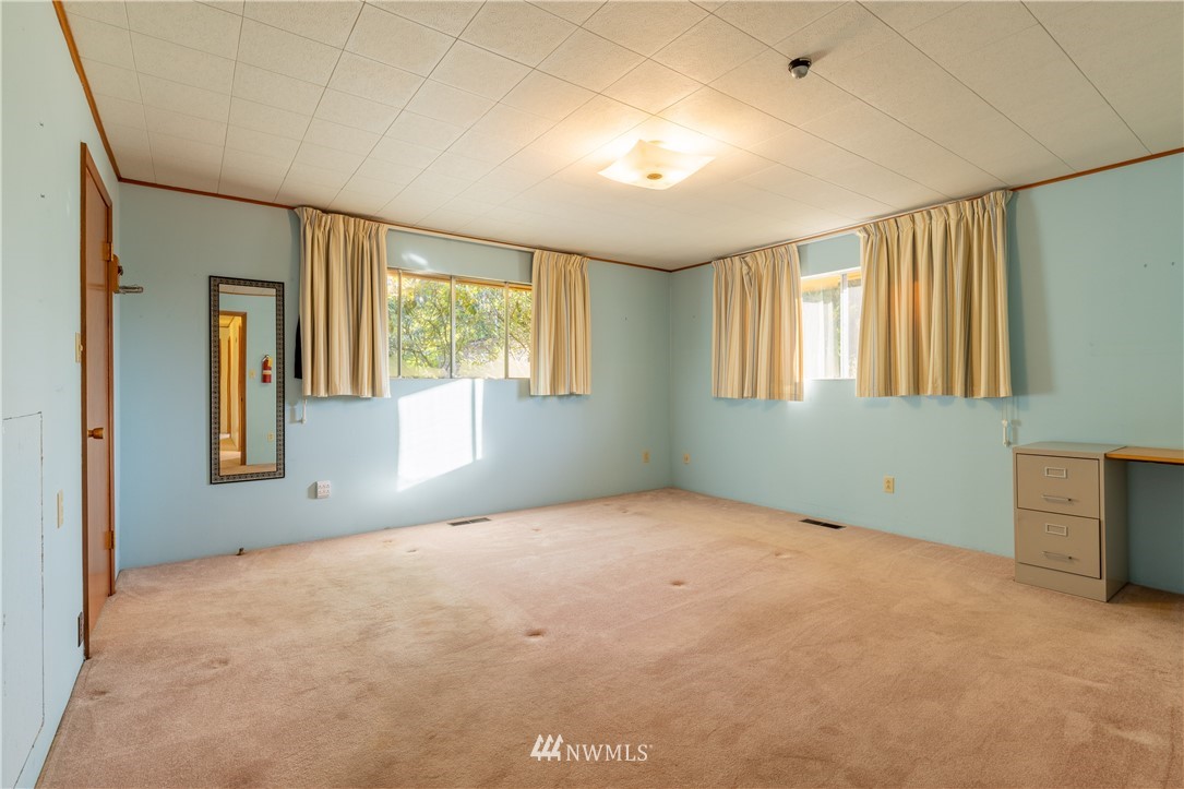 4927 Southeast Foss Road Port Orchard, WA 98366 - Photo 18 of 34 Gallery Image 18