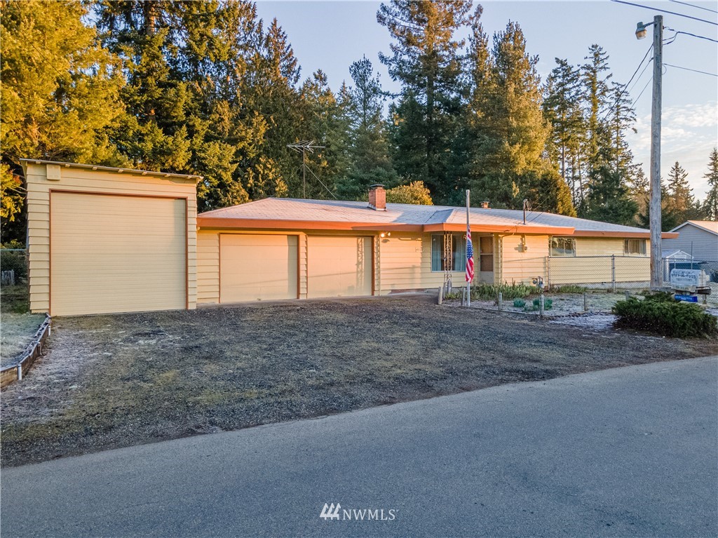 4927 Southeast Foss Road Port Orchard, WA 98366 - Photo 2 of 34 Gallery Image 2