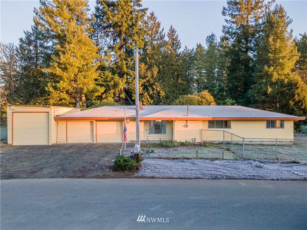 4927 Southeast Foss Road Port Orchard, WA 98366 - Photo 3 of 34 Gallery Image 3
