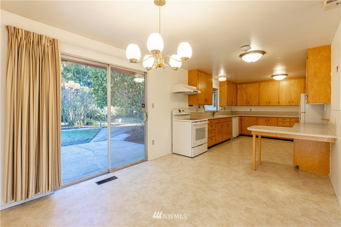4927 Southeast Foss Road Port Orchard, WA 98366 - Photo 8 of 34 Gallery Image 8