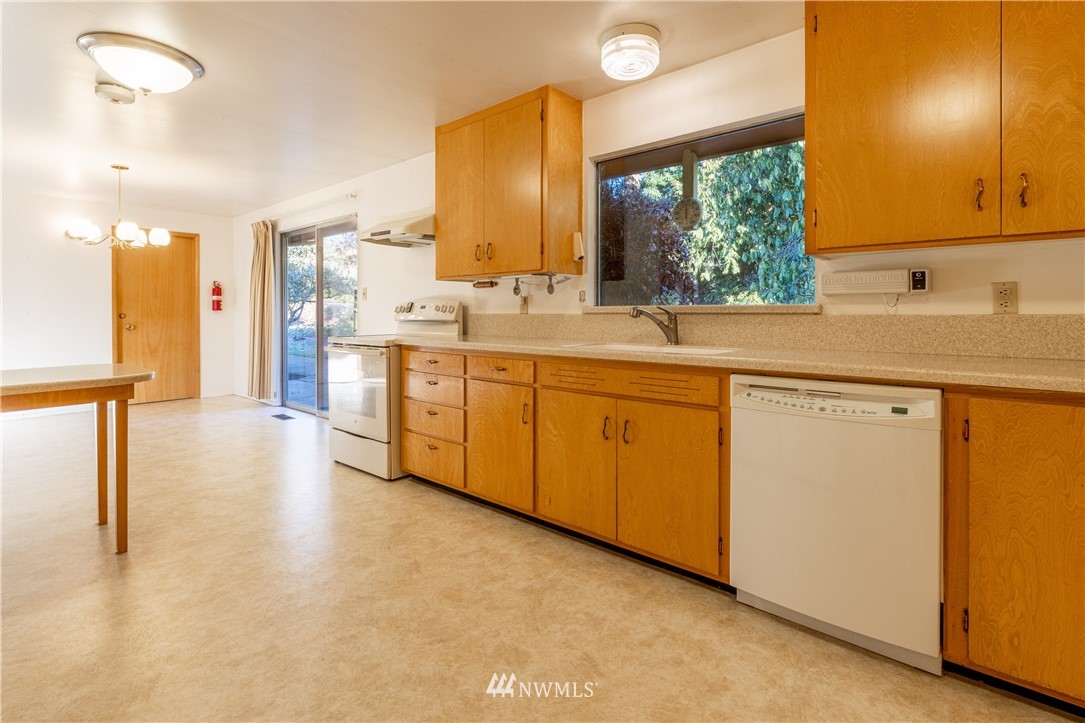 4927 Southeast Foss Road Port Orchard, WA 98366 - Photo 9 of 34 Gallery Image 9