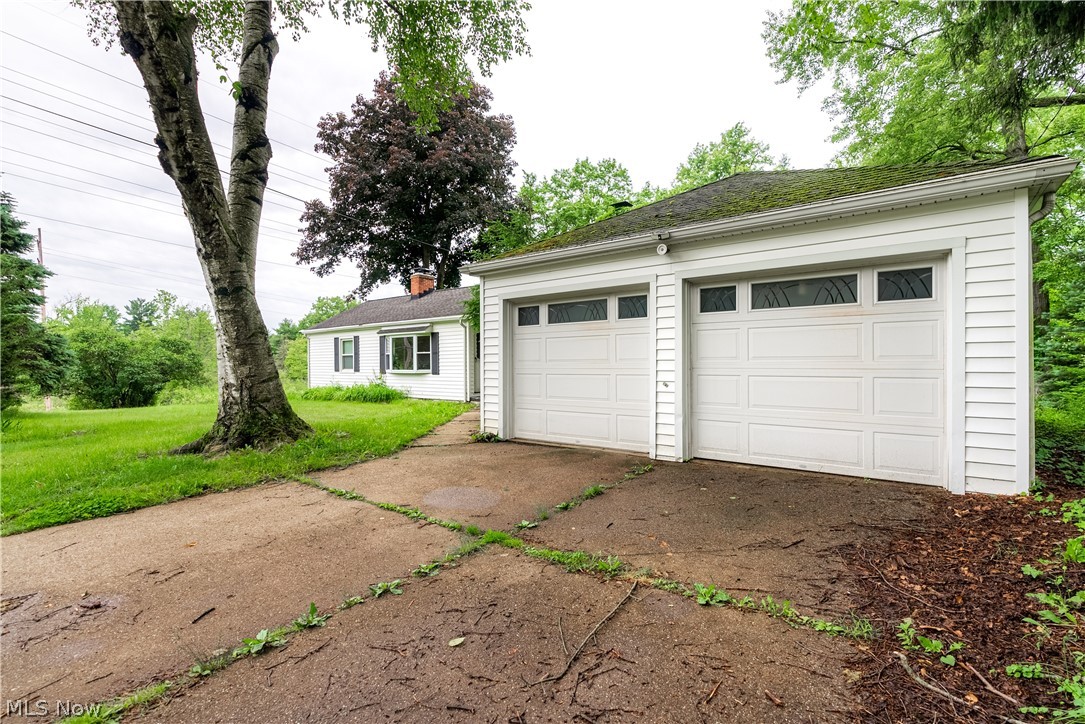 470 Crystal Lake Road Akron, OH 44333 - Photo 3 of 29 Gallery Image 3