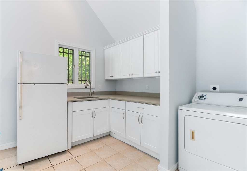 26 Woodridge Road Dover, MA 02030 - Photo 26 of 30