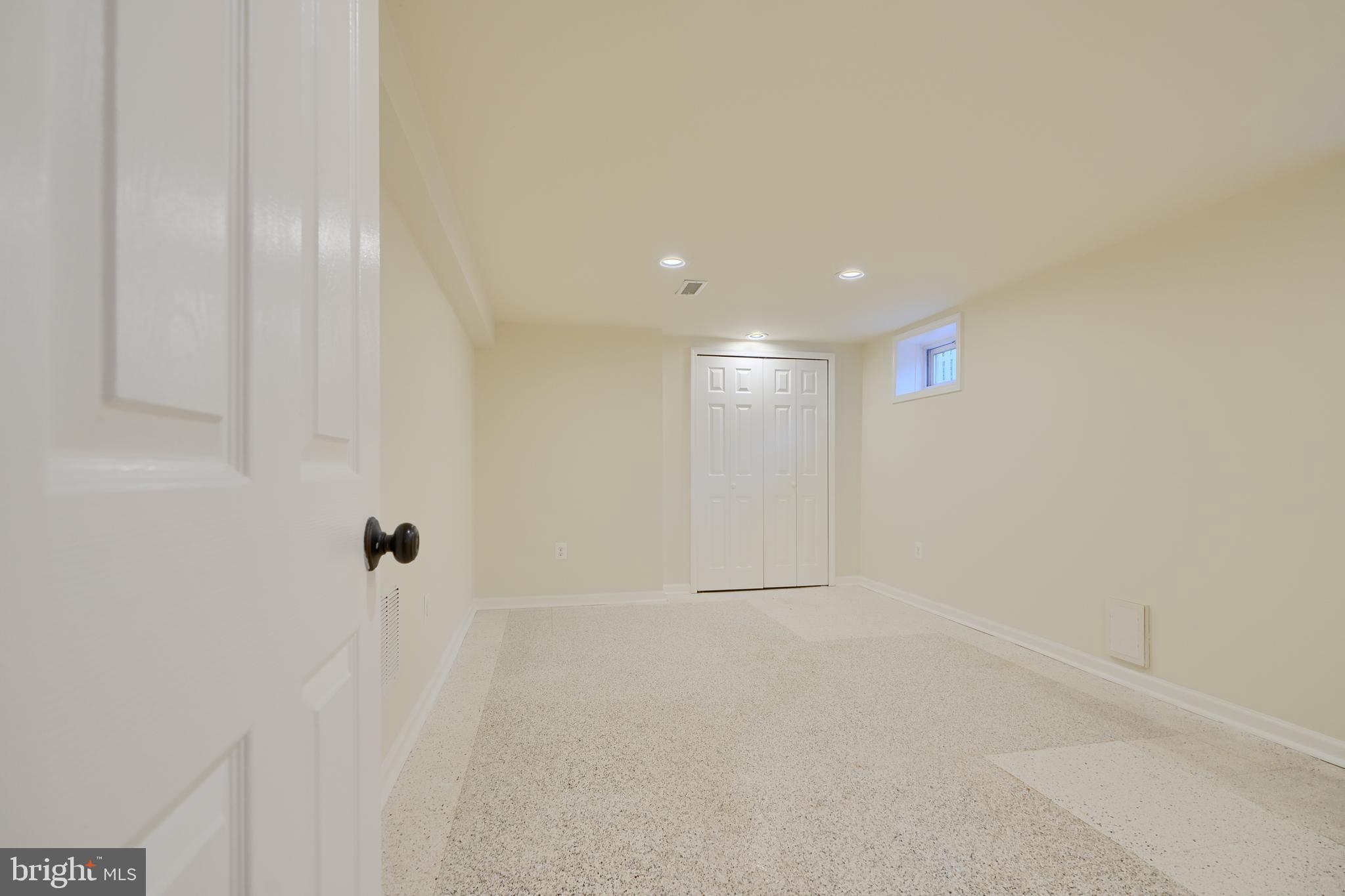 6409 Eastern Parkway Baltimore, MD 21214 - Photo 35 of 56 a view of a room