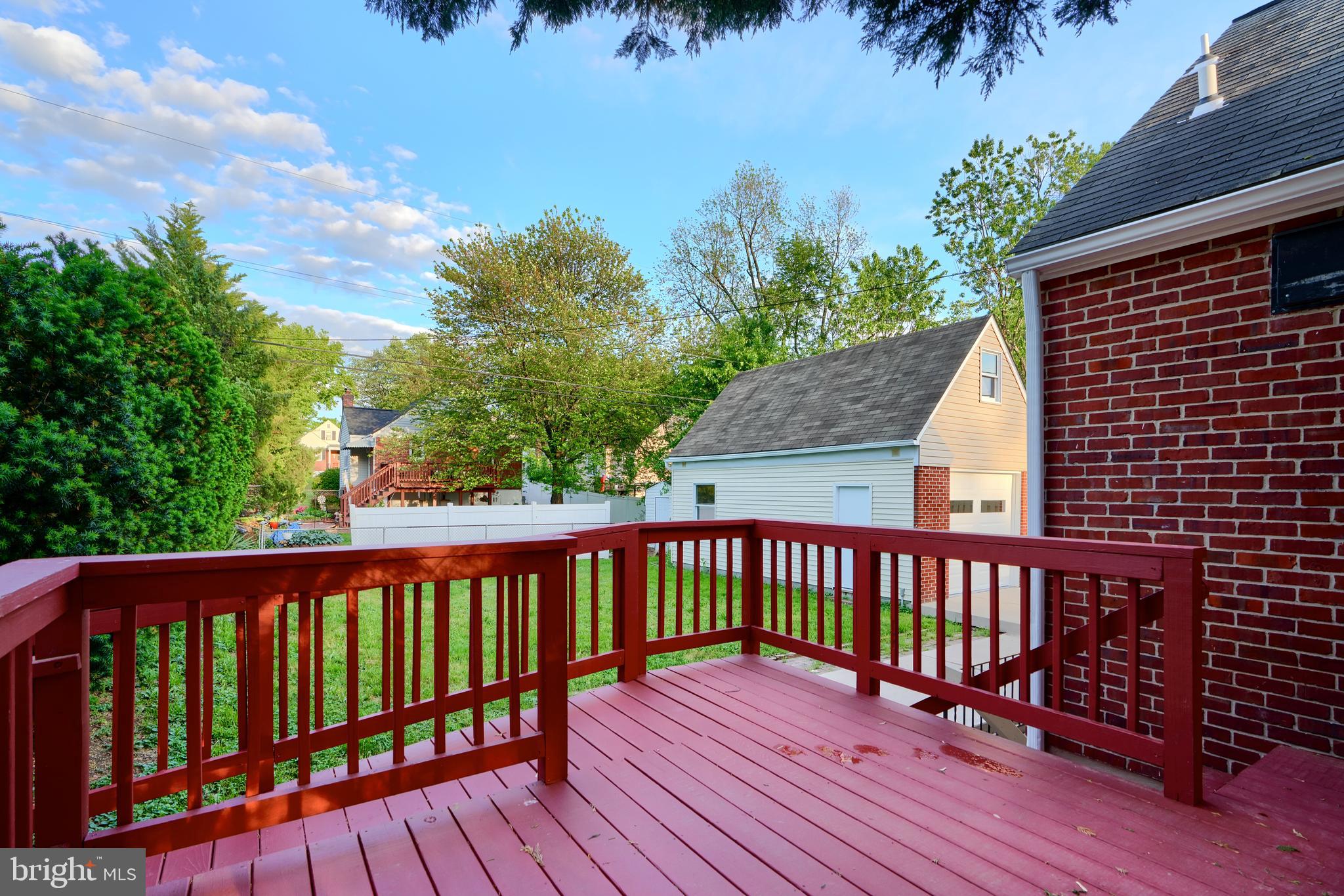 6409 Eastern Parkway Baltimore, MD 21214 - Photo 43 of 56 a view of wooden deck