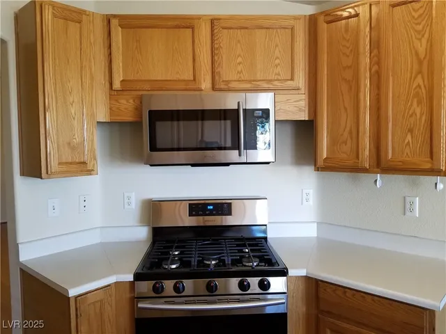 $399,999 | 989 River Walk Court, Henderson, NV 89015