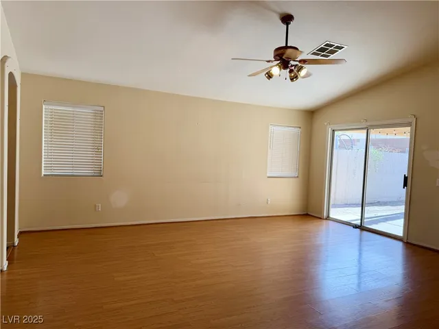 $399,999 | 989 River Walk Court, Henderson, NV 89015