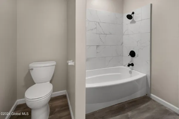 $2,200 | 3 Terry Court, Unit B, Colonie, NY 12205