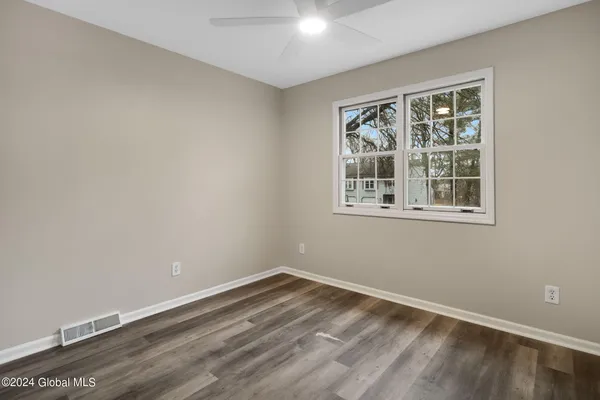 $2,200 | 3 Terry Court, Unit B, Colonie, NY 12205