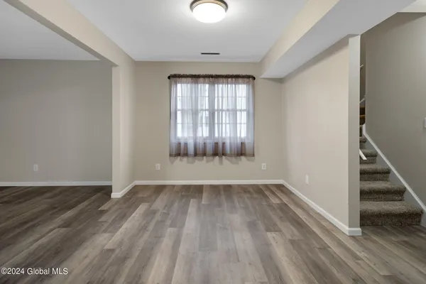 $2,200 | 3 Terry Court, Unit B, Colonie, NY 12205