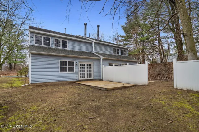 $2,200 | 3 Terry Court, Unit B, Colonie, NY 12205