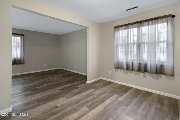 $2,200 | 3 Terry Court, Unit B, Colonie, NY 12205