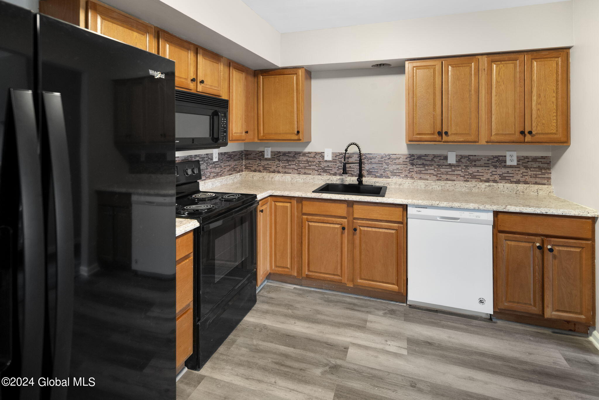 3 Terry Court, Unit B Colonie, NY 12205 - Photo 7 of 20 7-web-or-mls-7