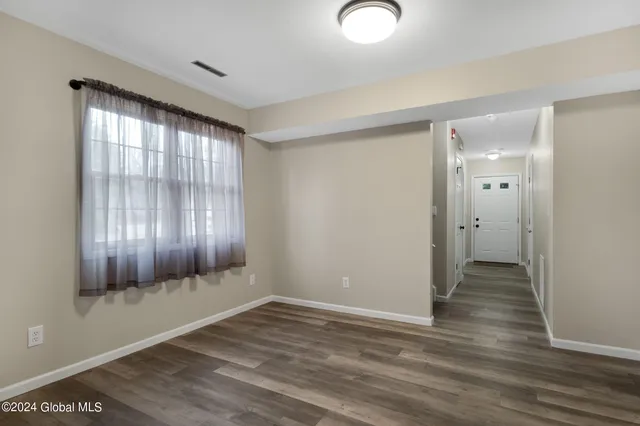 $2,200 | 3 Terry Court, Unit B, Colonie, NY 12205