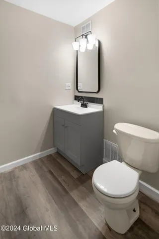 $2,200 | 3 Terry Court, Unit B, Colonie, NY 12205