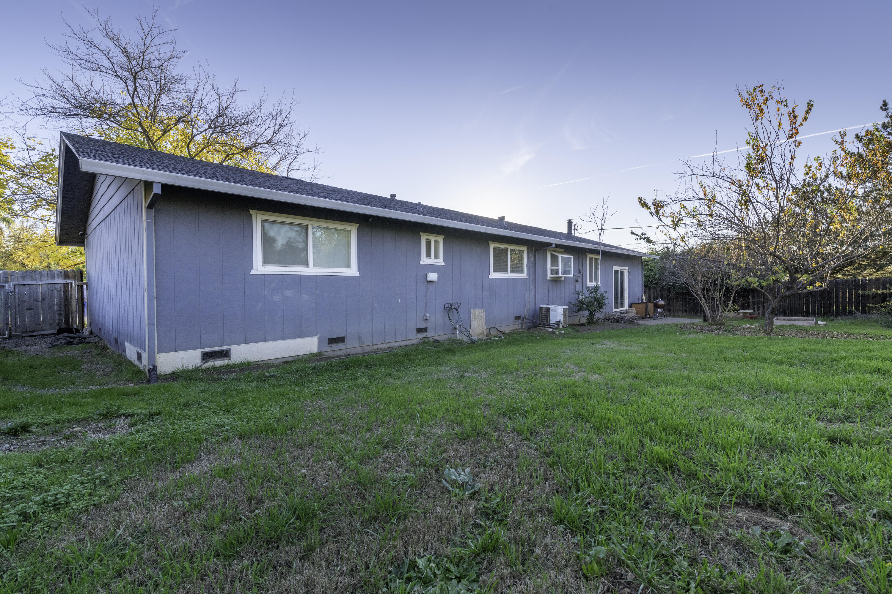 2816 Squire Avenue Redding, CA 96002 - Photo 12 of 13 a view of outdoor house with a yard