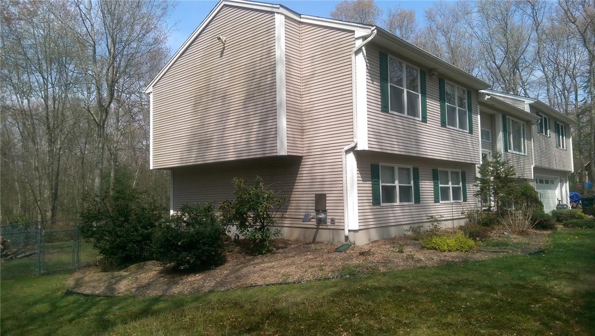 880 Whaley Hollow Road Coventry, RI 02816 - Photo 2 of 40