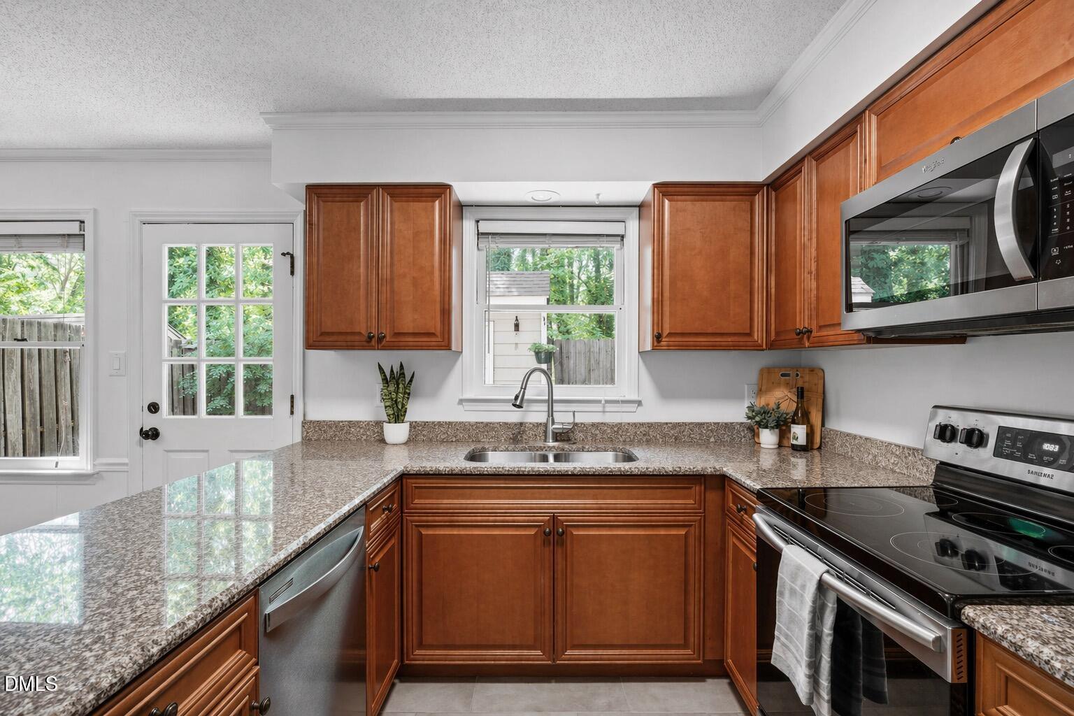 5516 Hamstead Crossing Raleigh, NC 27612 - Photo 13 of 27 ChatGPT Image Apr 16, 2026, 12_40_40 PM