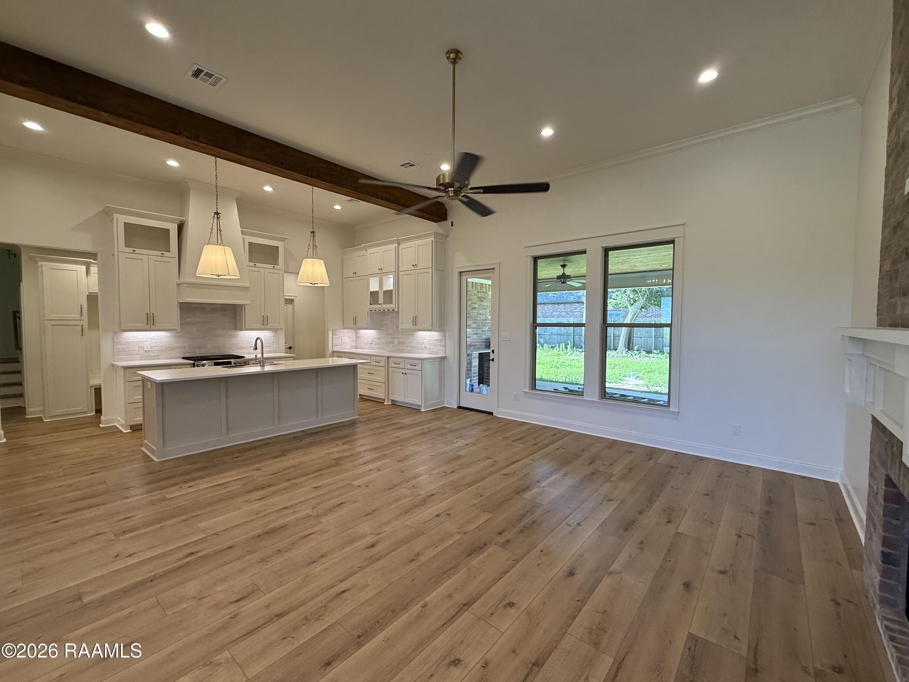 202 Spring Meadow Drive Broussard, LA 70518 - Photo 3 of 23 Living Area