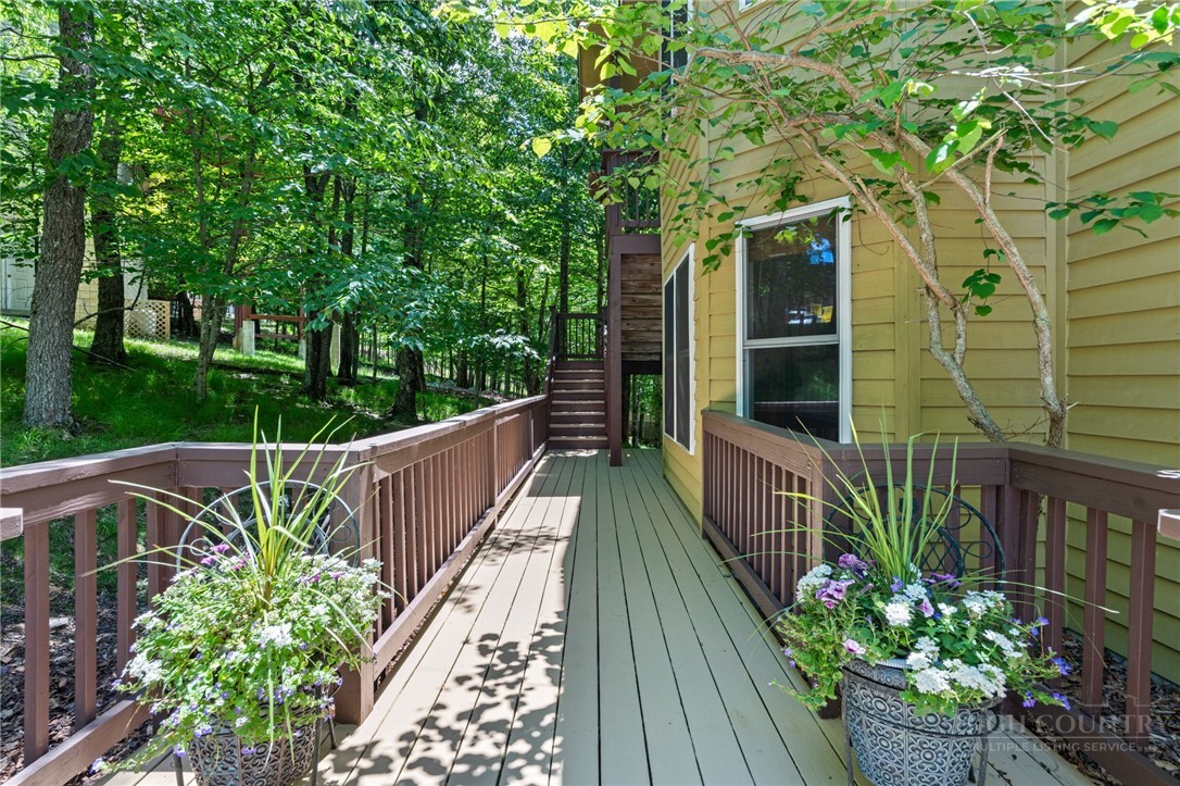 117 Pinnacle Ridge Road Beech Mountain, NC 28604 - Photo 2 of 37